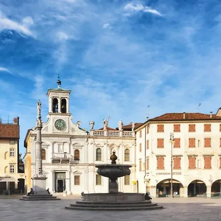 Piazza San Giacomo - Elegant