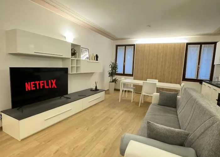 Piazza San Giacomo - Elegant *